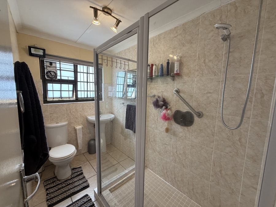 4 Bedroom Property for Sale in Vakansieplaas Western Cape